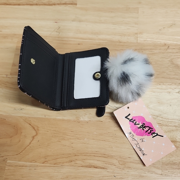 Betsey Johnson Black and Pink Heart Wallet 4 X 3 1/2 IncheS - Picture 6 of 9